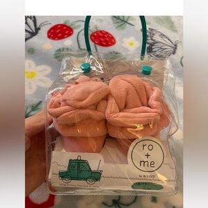 NWT Ro&Me Robeez Pink Snap Baby Sippers